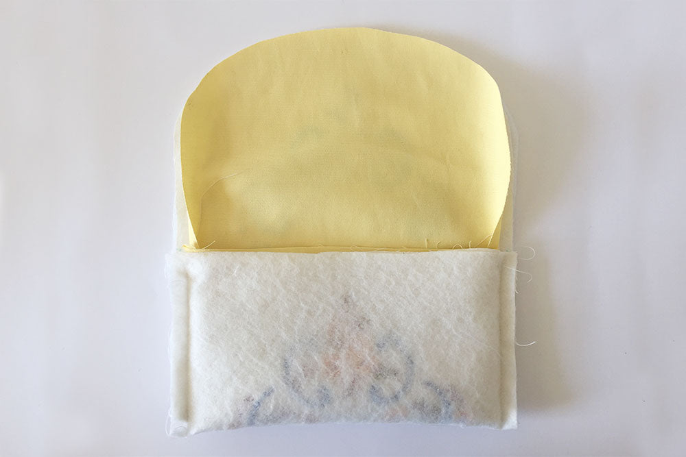 Match the lining neatly with the main bag