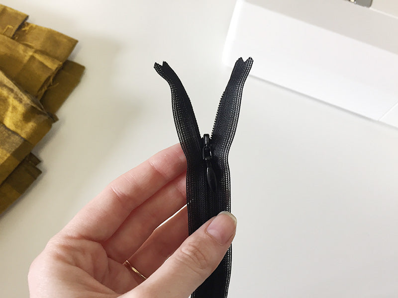 Invisible zip