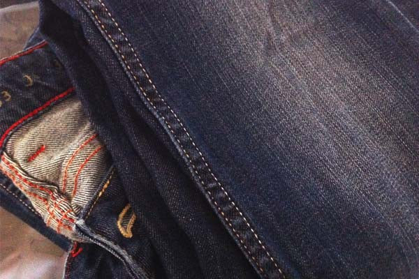 Flat fell seams on jeans