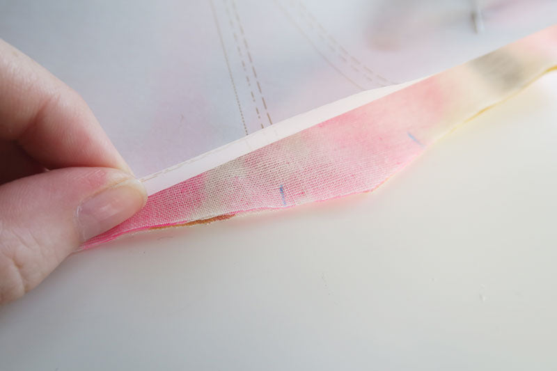 Mark the lower edges of the dart