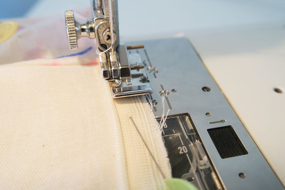 Sewing the zip with a regular foot