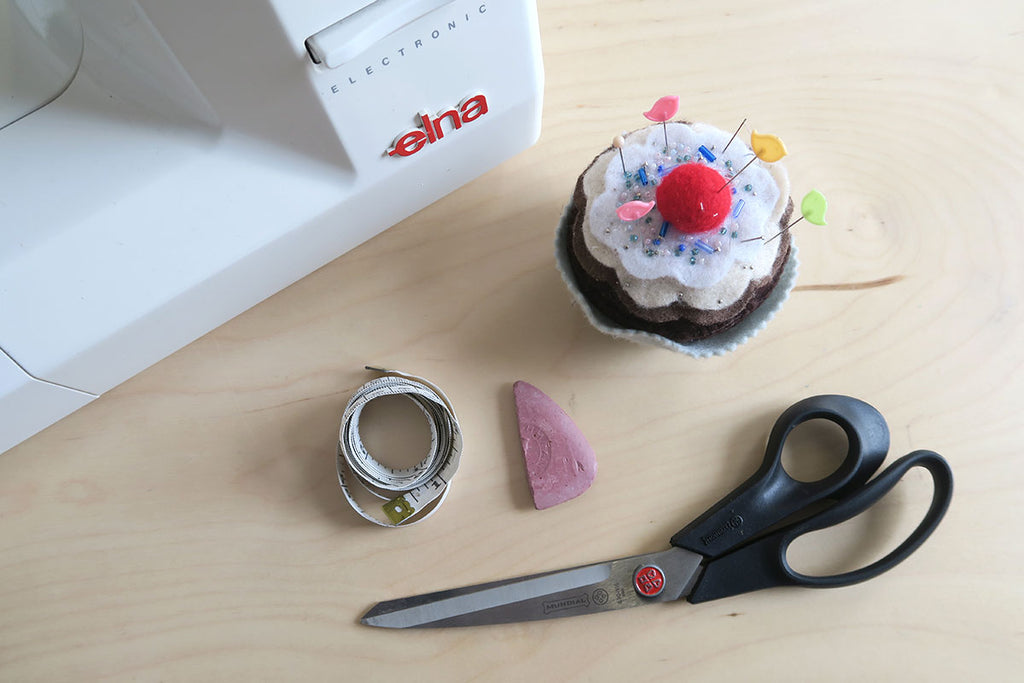 Scissors, pins and chalk